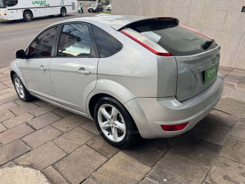 FORD - FOCUS - 2013/2013 - Prata - Sob Consulta