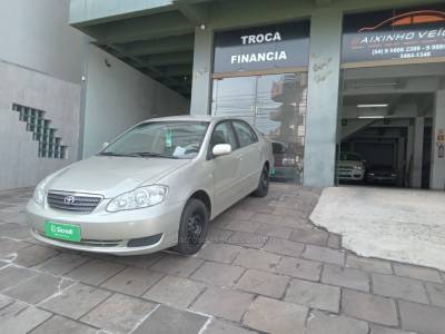 TOYOTA - COROLLA - 2005/2006 - Dourada - R$ 39.000,00
