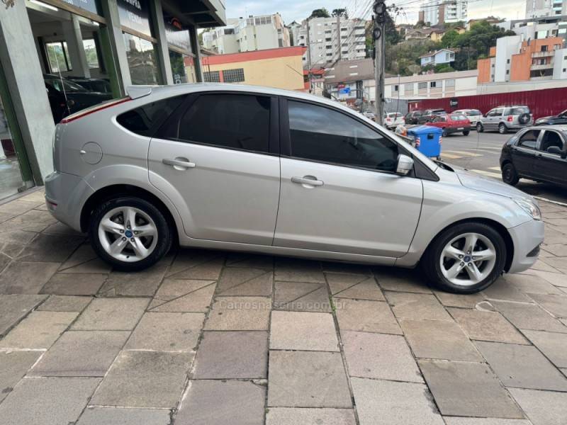 FORD - FOCUS - 2013/2013 - Prata - Sob Consulta