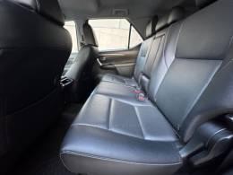 TOYOTA - HILUX SW4 - 2021/2021 - Branca - R$ 283.900,00