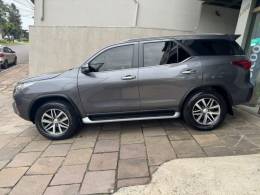 TOYOTA - HILUX SW4 - 2020/2020 - Cinza - Sob Consulta