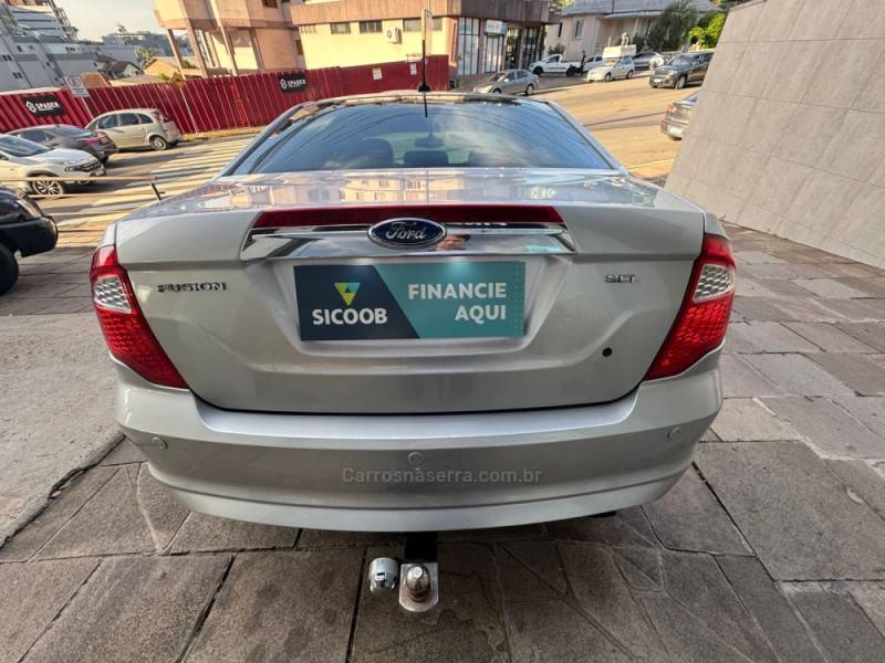 FORD - FUSION - 2010/2010 - Prata - R$ 47.900,00