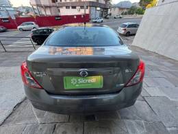 NISSAN - VERSA - 2014/2014 - Cinza - R$ 43.900,00