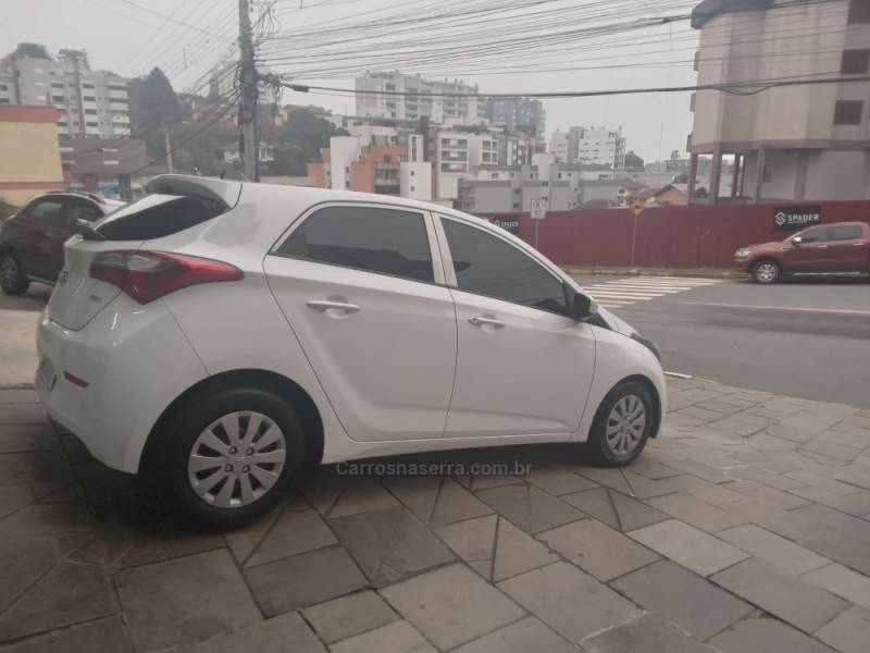 HYUNDAI - HB20 - 2012/2013 - Branca - R$ 41.900,00