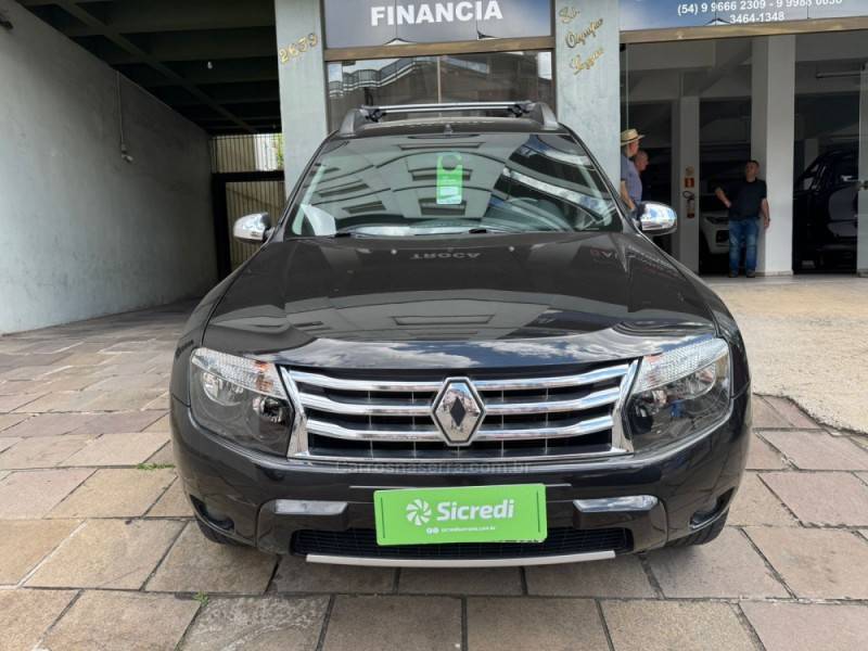 RENAULT - DUSTER - 2013/2014 - Preta - R$ 53.900,00