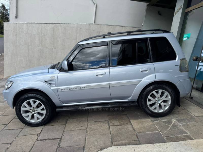 MITSUBISHI - PAJERO TR4 - 2010/2010 - Prata - Sob Consulta