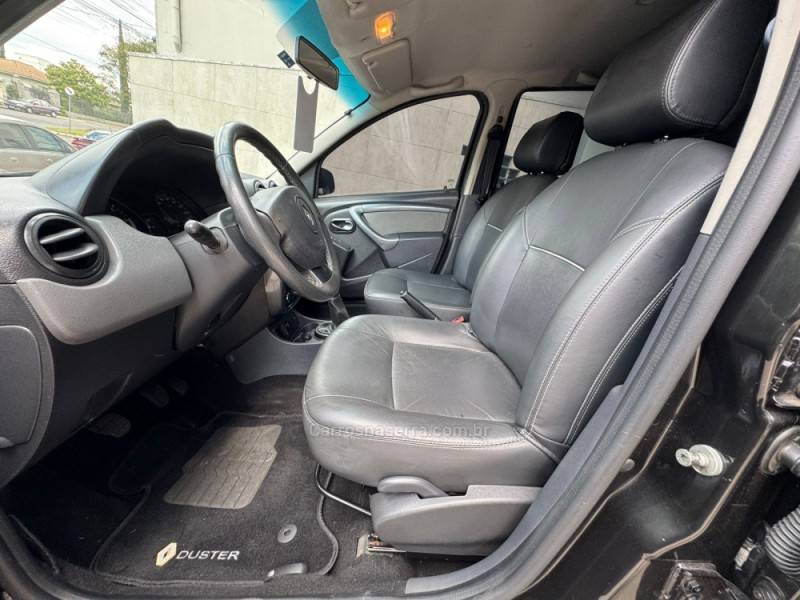 RENAULT - DUSTER - 2013/2014 - Preta - R$ 53.900,00