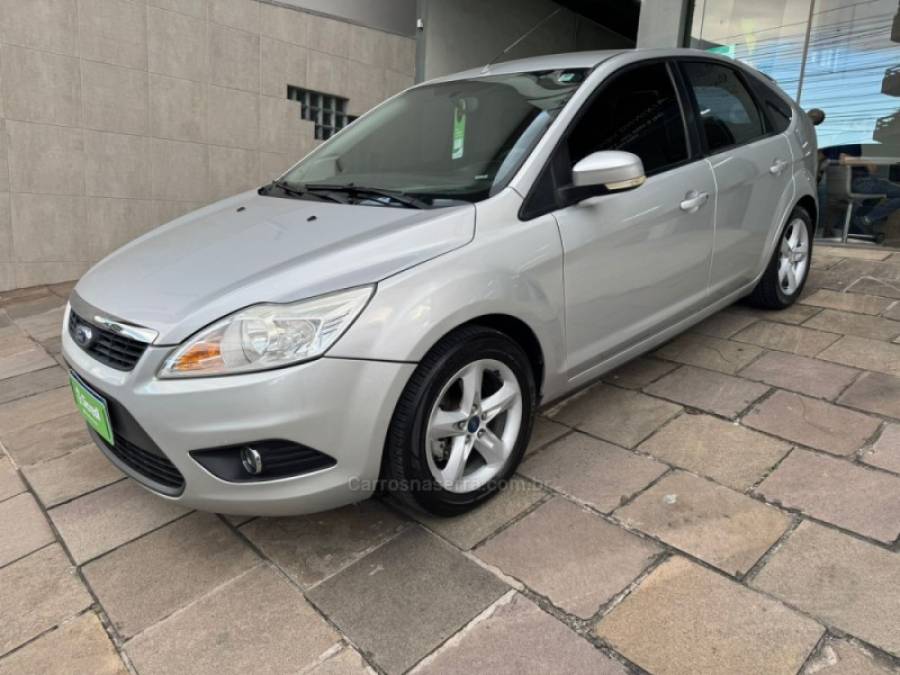 FORD - FOCUS - 2013/2013 - Prata - Sob Consulta
