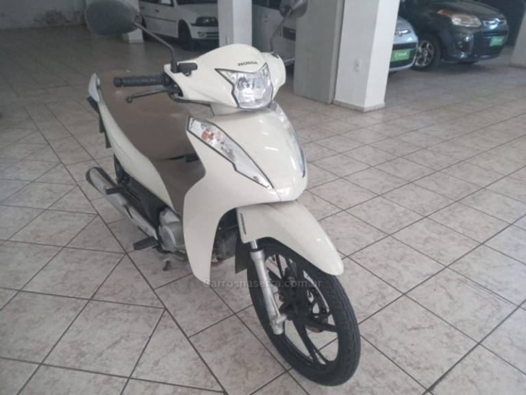 HONDA - BIZ 125 - 2021/2021 - Branca - Sob Consulta