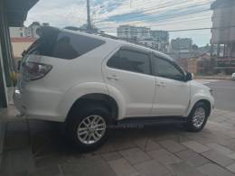 TOYOTA - HILUX SW4 - 2011/2012 - Branca - Sob Consulta