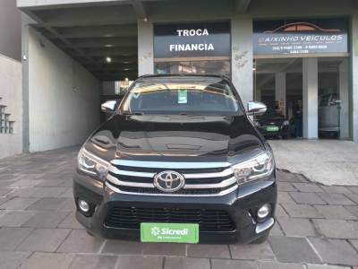 TOYOTA - HILUX - 2016/2016 - Preta - Sob Consulta