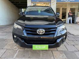 TOYOTA - HILUX SW4 - 2020/2020 - Preta - Sob Consulta
