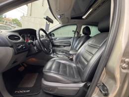 FORD - FOCUS - 2009/2009 - Dourada - R$ 48.000,00