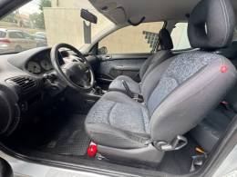 PEUGEOT - 206 - 2002/2002 - Prata - Sob Consulta