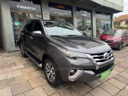 TOYOTA - HILUX SW4 - 2020/2020 - Cinza - Sob Consulta