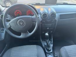 RENAULT - SANDERO - 2013/2013 - Prata - Sob Consulta